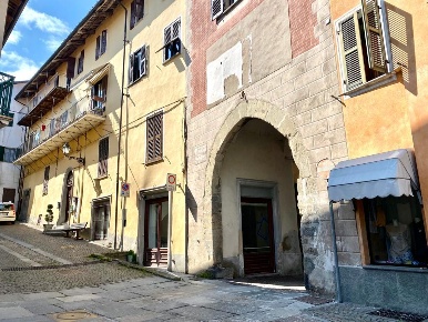 Foto Appartamento in Piazza Confraternita 6, Dogliani di 200 m² in vendita