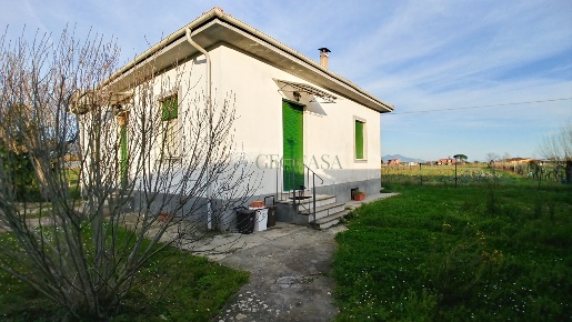 Foto Villa singola a Ameglia con 4 locali in vendita