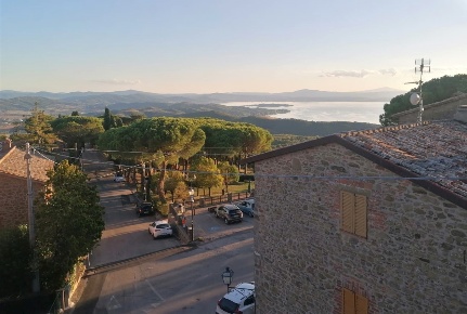 Foto Appartamento in Via dell'Ospedale, Passignano sul Trasimeno di 110 m²