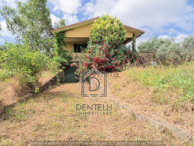 Foto Appartamento a Ameglia di 110 m² con 4 locali in vendita