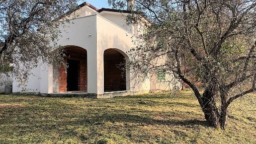 Foto Appartamento a Fosdinovo di 120 m² con 5 locali in vendita
