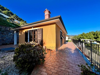 Foto Villa unifamiliare in Corso della Repubblica, Camporosso di 190 m²