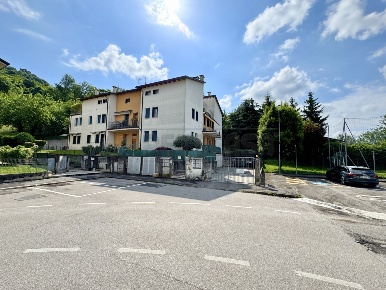 Foto Appartamento in via palladio  27, Castelgomberto di 93 m² con 4 locali