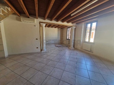 Foto Appartamento in Piazza Abbazia, Pontevico di 160 m² con 3 locali