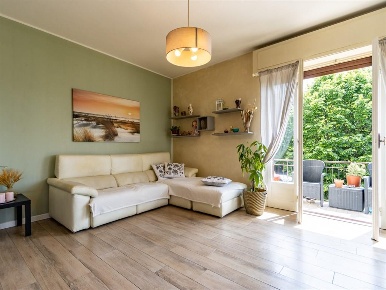 Foto Appartamento in Via Cesare Battisti, Monticello Brianza di 94 m²