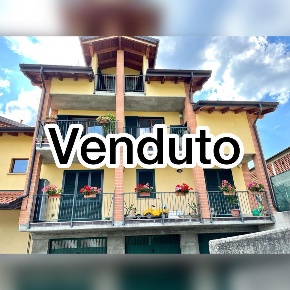 Foto Appartamento in Via Ronchetti, Albizzate di 100 m² con 3 locali
