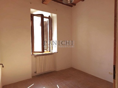 Foto Appartamento a Asciano di 85 m² con 6 locali in vendita