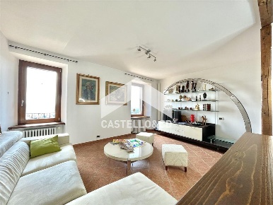 Foto Appartamento in Via Castello, Padenghe sul Garda di 75 m² con 3 locali
