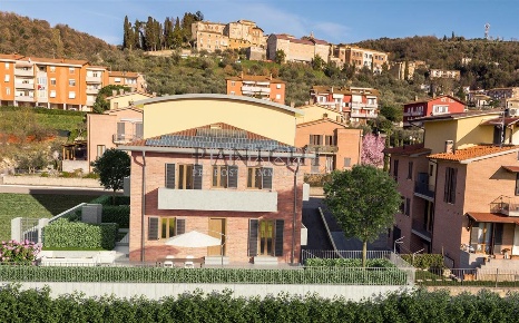 Foto Villa a schiera in Via Montale, Rapolano Terme di 146 m² con 8 locali