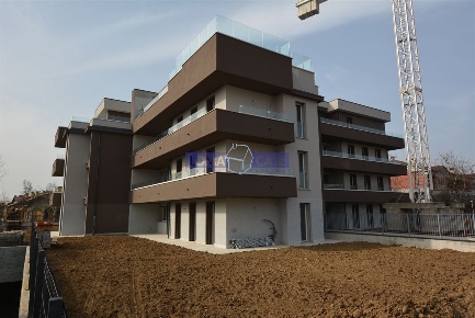 Foto Appartamento in Via Magenta, Lomagna di 120 m² con 5 locali in vendita