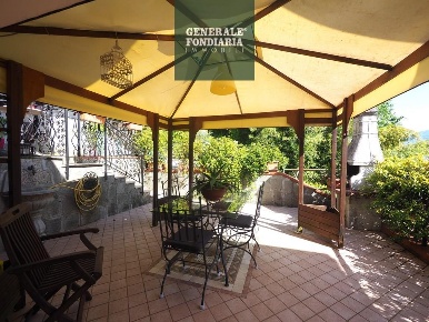 Foto Appartamento a Follo di 171 m² con 5 locali in vendita