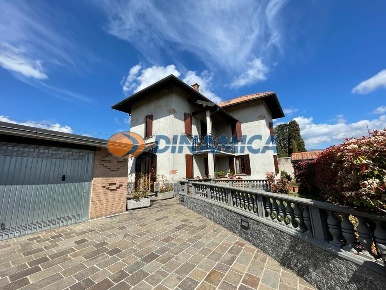 Foto Villa unifamiliare a Bonate Sotto di 260 m² con 5 locali in vendita