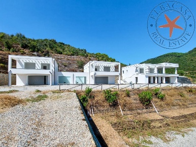 Foto Villa unifamiliare a Capoliveri di 390 m² con 7 locali in vendita