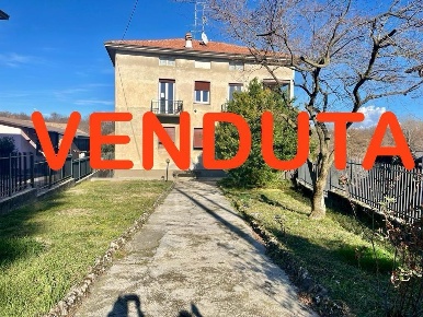 Foto Appartamento a Albizzate di 100 m² con 4 locali in vendita