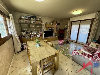 Foto Villa a schiera a Cisano Bergamasco di 165 m² con 5 locali in vendita