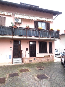 Foto Appartamento in VIA PACE, Mezzago di 79 m² con 3 locali in vendita