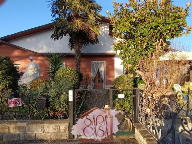 Foto Villa bifamiliare a Riolo Terme di 340 m² con 4 locali in vendita