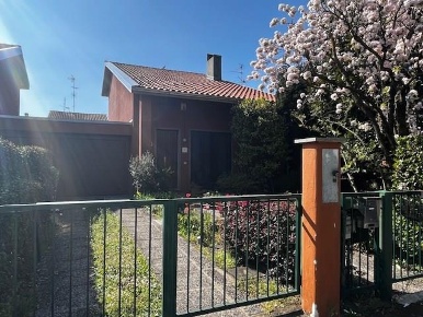 Foto Villa unifamiliare a Robecchetto con Induno di 200 m² con 4 locali