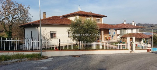 Foto Villa unifamiliare in Via A. Manzoni, Sassocorvaro Auditore di 343 m²