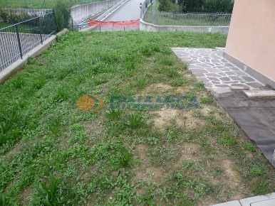 Foto Villa unifamiliare in via campetto, Carvico di 298 m² con 4 locali