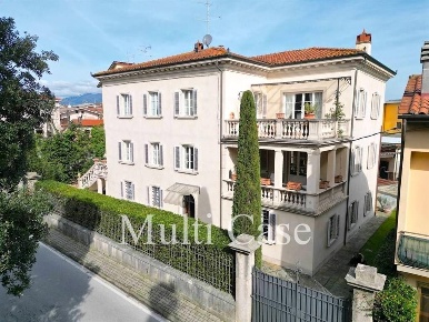 Foto Villa unifamiliare a Montecarlo in vendita