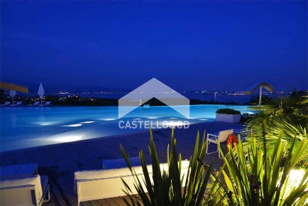 Foto Appartamento in Via Metelli, Padenghe sul Garda di 130 m² con 3 locali