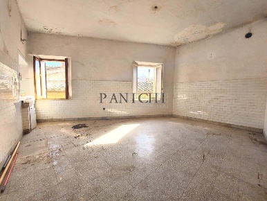 Foto Appartamento a Asciano di 160 m² con 8 locali in vendita