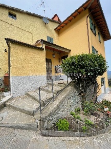 Foto Villa a schiera a Firenzuola di 184 m² con 5 locali in vendita