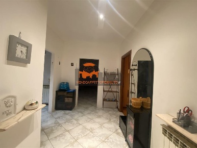Foto Appartamento in VIA AZALEE, Calcinate di 115 m² con 3 locali