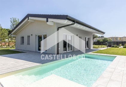 Foto Villa unifamiliare in Via Vighenzi, Padenghe sul Garda di 170 m²