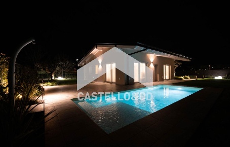 Foto Villa unifamiliare in Via Vighenzi, Padenghe sul Garda di 170 m²