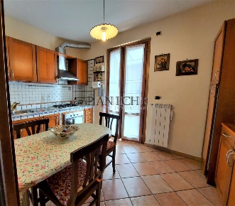 Foto Villa a schiera a Rapolano Terme di 190 m² con 7 locali in vendita