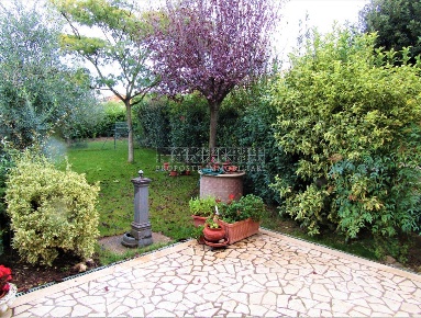 Foto Villa a schiera a Rapolano Terme di 190 m² con 7 locali in vendita