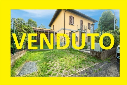 Foto Villa unifamiliare in Via Campiasciutti, Cassago Brianza di 210 m²