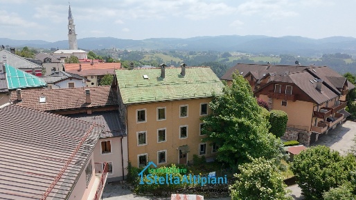 Foto Appartamento in via Maggiore, Roana di 177 m² con 7 locali in vendita