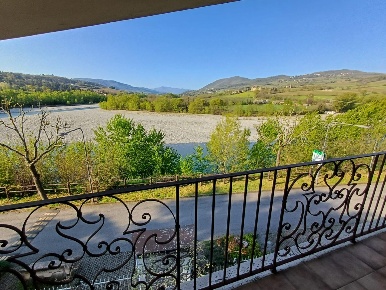 Foto Villa singola a Rivergaro di 400 m² con 11 locali in vendita