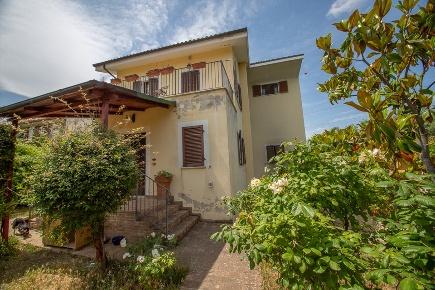 Foto Villa unifamiliare in via Torre 25, Torrevecchia Teatina di 289 m²