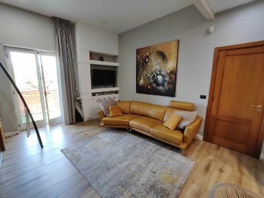 Foto Appartamento in VIA ANTONIO GUARASCI 35, Rogliano di 80 m² in vendita