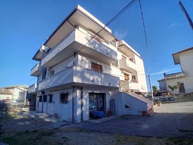 Foto Appartamento in Via Gabriele D'Annunzio 43, Manoppello di 93 m²
