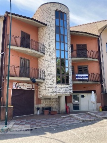 Foto Appartamento in Via Sandro Pertini 3, Prizzi di 320 m² con 1 locali