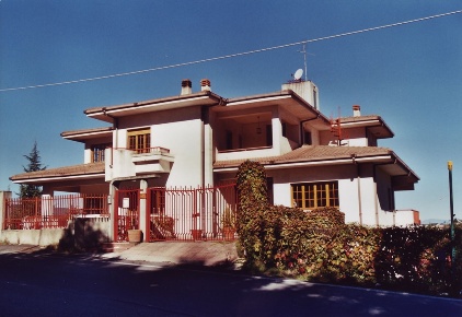 Foto Villa unifamiliare in VIA ALCIDE GASPERI 45, Rogliano di 500 m²