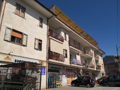 Foto Appartamento in Via Regina Elena 122, Rogliano di 145 m² con 5 locali