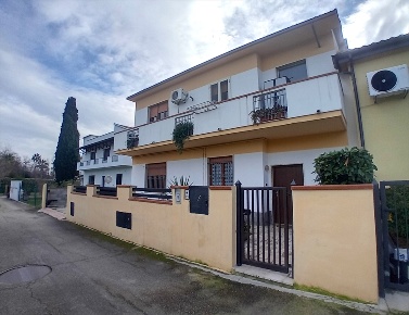Foto Appartamento in via raffaele paolucci 12, Manoppello di 108 m²