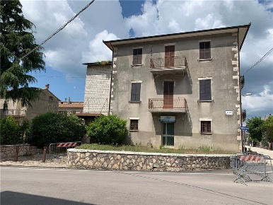 Foto Appartamento in Via Roma, Gualdo Cattaneo di 110 m² con 5 locali