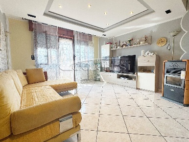 Foto Appartamento a San Costanzo di 130 m² con 8 locali in vendita