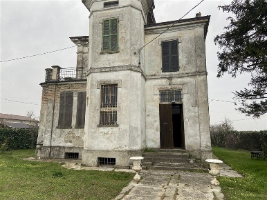 Foto Villa unifamiliare in Chiaravalle, Alseno di 300 m² con 7 locali