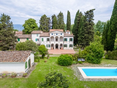 Foto Villa unifamiliare in Via di Paolino, Montecarlo in vendita