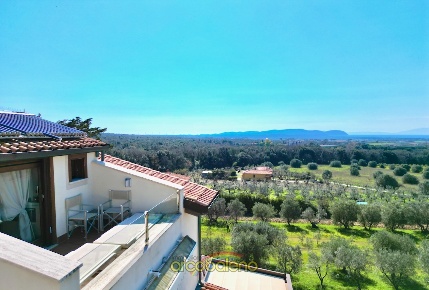 Foto Appartamento in Via di San Bartolo, San Vincenzo di 90 m² con 6 locali