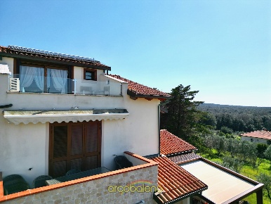 Foto Appartamento in Via di San Bartolo, San Vincenzo di 90 m² con 6 locali