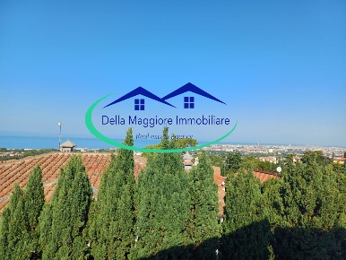 Foto Villa bifamiliare a Livorno Montenero Basso - Montenero Alto di 200 m²